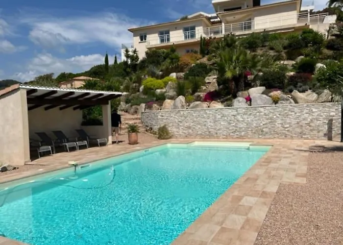 2 Avec Piscine & Vue Sur La Baie D'ajaccio Daire Alata